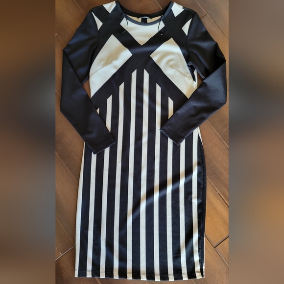 Dress - Picture 1 of 2